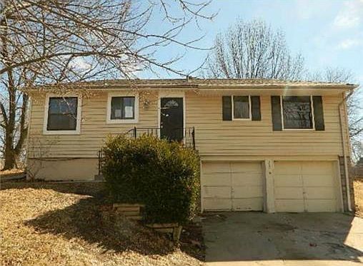 1st image of 2310 NW Yorkshire Dr