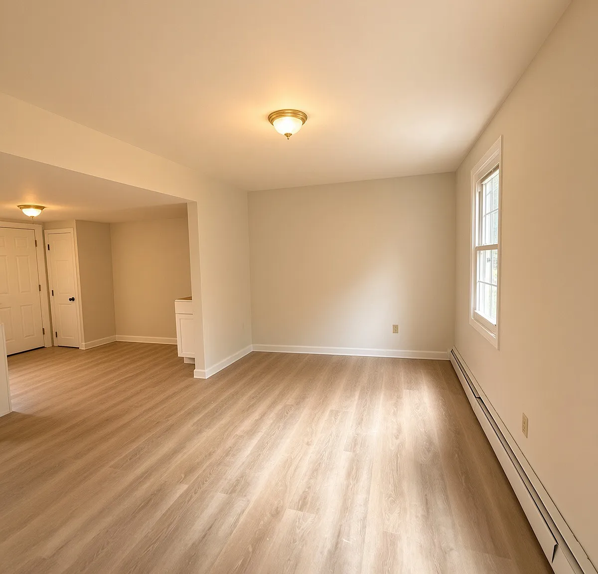3 bed, 1.5 bath, 1200 sqft, $2,800 — Photo 2
