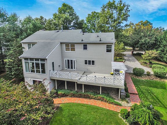 Large deck/Walk-out basement