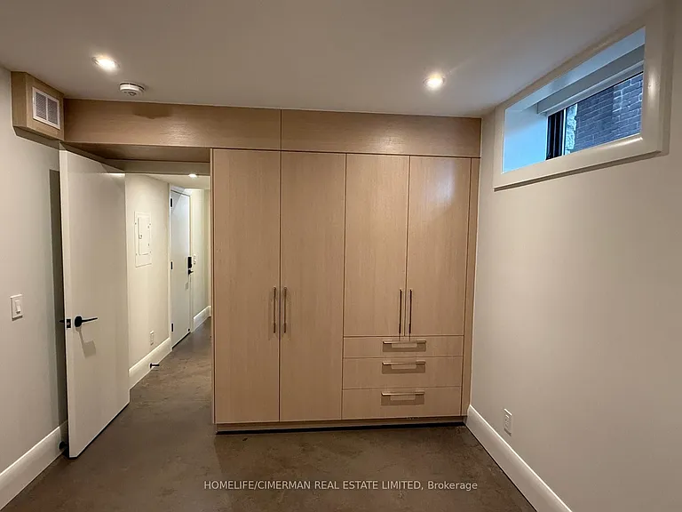 328 Palmerston Blvd #LOWER — Photo 10