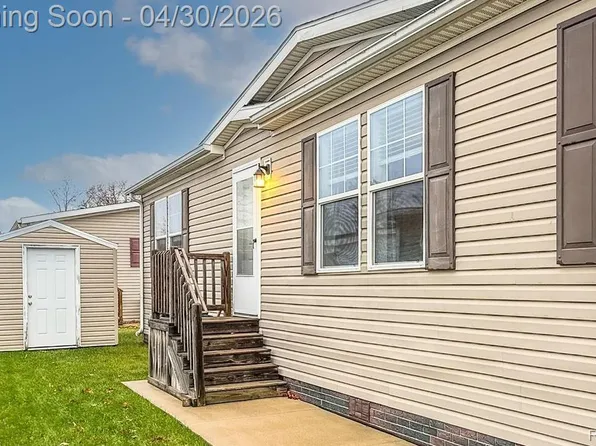 6267 Imperial Dr, Fenton, MI 48430