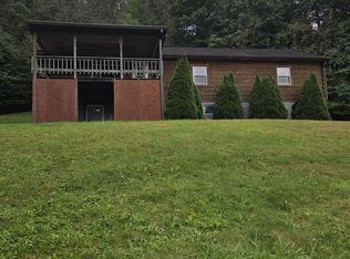 2133 Maple Fork Rd, Mount Hope, WV 25880