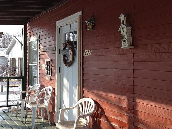 2nd image of 327 Mill St