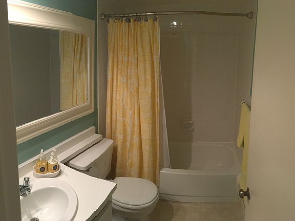 5th image of 1454 Park Shore Cir APT 02