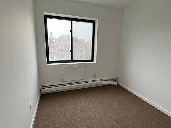 2nd image of 14448 Roosevelt Ave APT 6