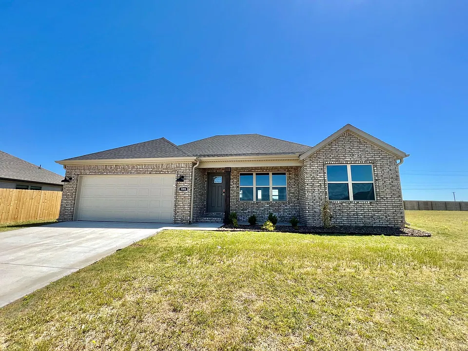 3203 Ethan Dr
