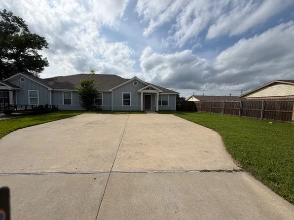 1014 E 21st St, Bryan, TX 77803