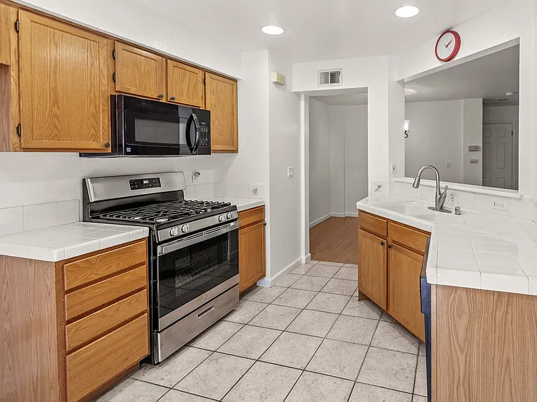 6125 Lambeck Ln — Photo 13