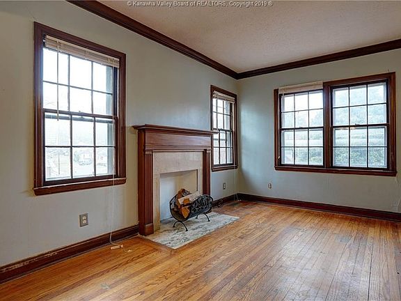 5th image of 301 South St