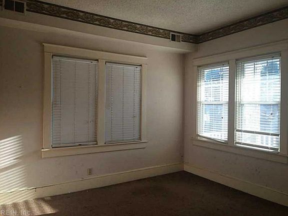 4th image of 4305 Newport Ave APT 4