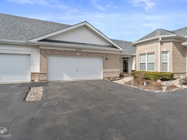 21554 Papoose Lake Ct, Crest Hill, IL 60403