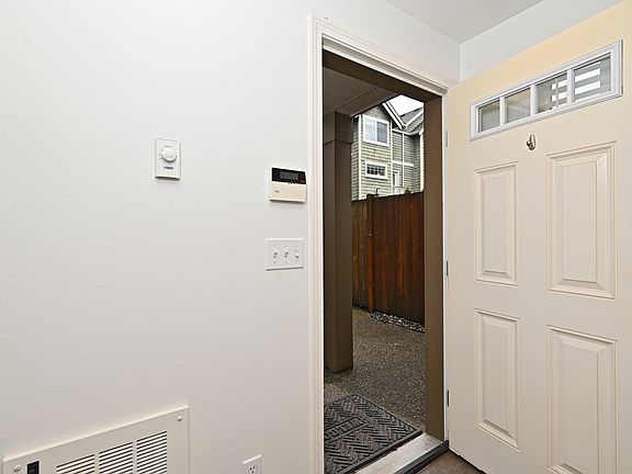 3rd image of 8509 Midvale Ave N APT C