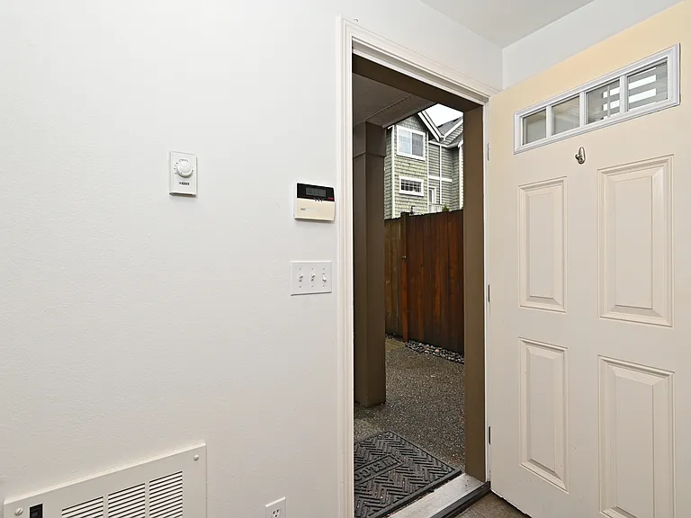 8509 Midvale Ave N #C — Photo 3