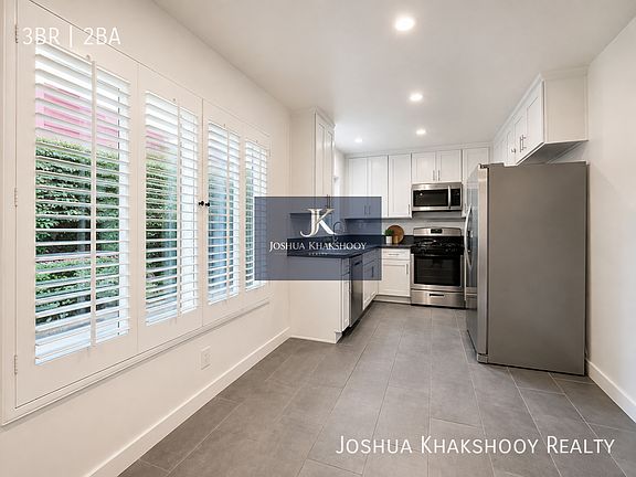 3rd image of 1512 S Bedford St APT 2
