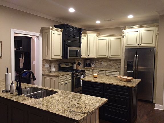 3rd image of 114 Ashley Dr