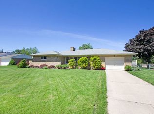459 Worcester Dr NE, Grand Rapids, MI 49503