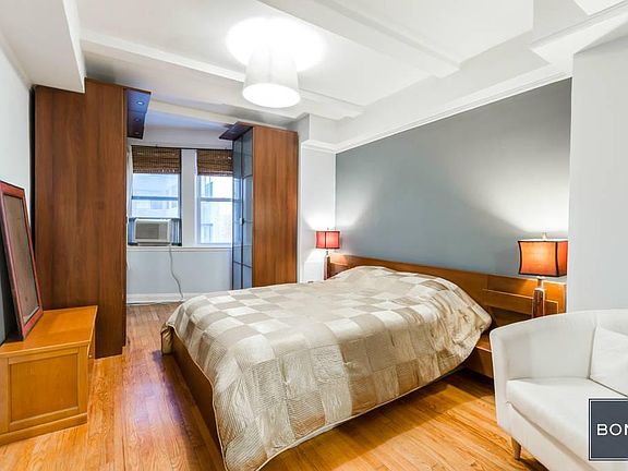 3rd image of 304 E 41st St APT 806A