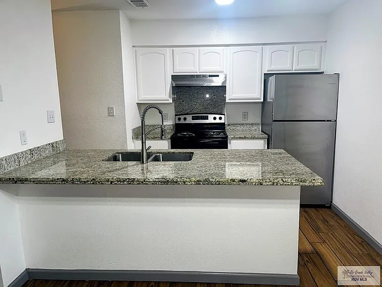 2906 Treasure Hills Blvd #C — Photo 24