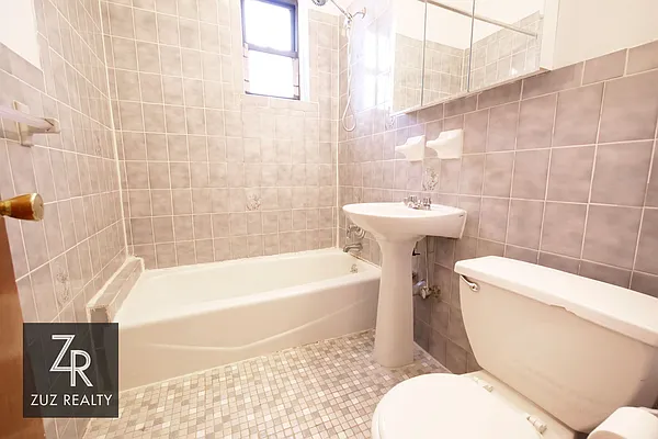 Rented by Zuz Realty | media 8