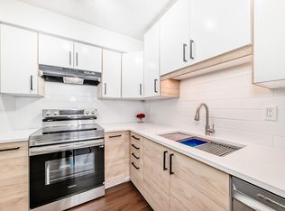 Pioneer Est, Edmonton, AB T5A 4A5