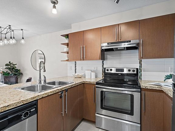 4th image of 205-2088 Beta Ave #205