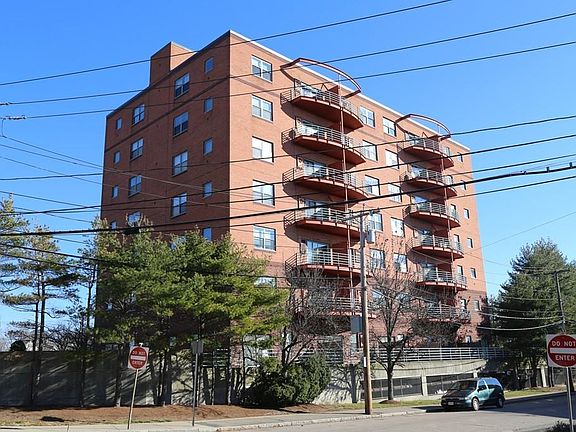 2nd image of 100 W Squantum St APT 509