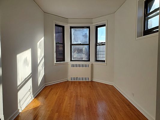 5th image of 385 E 18th St APT 5K