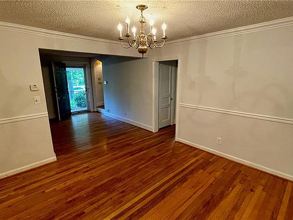 4th image of 129 Elwood Ave