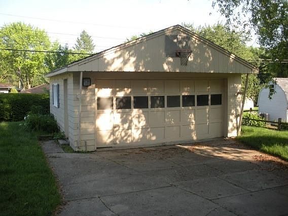 5th image of 1201 Arbor Dr