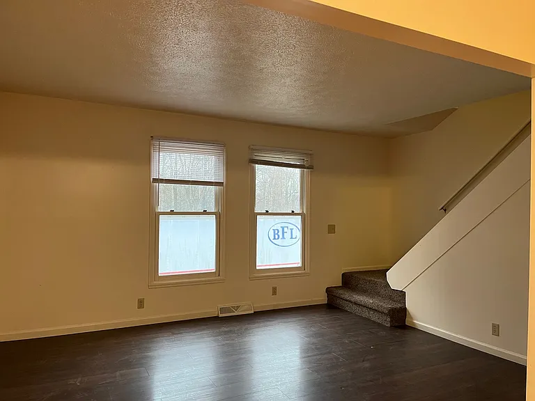 567 Dupont Rd #5 — Photo 5