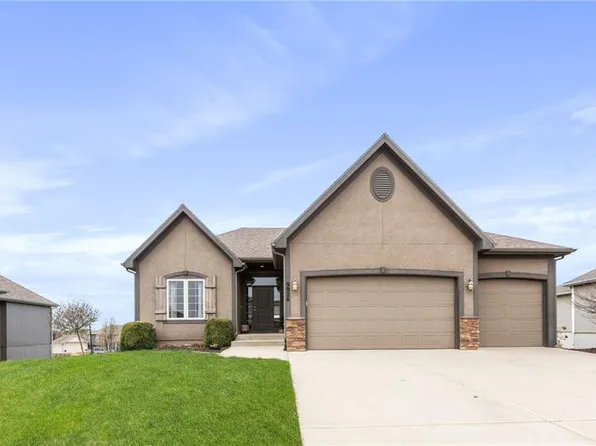 9026 N Mersington Ave, Kansas City, MO 64156