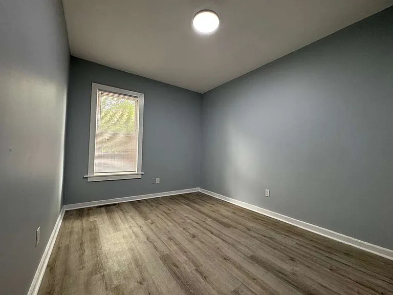 215 Rosette St #1L — Photo 15