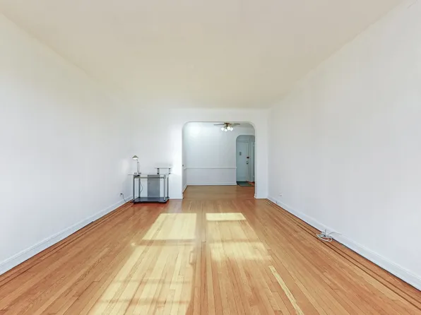 69-40 Yellowstone Boulevard image 6 of 21