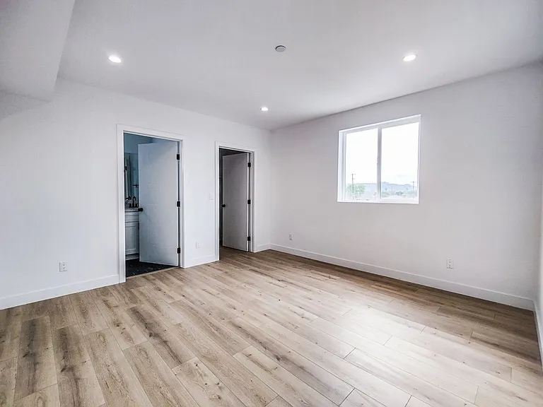 3811 Exposition Blvd — Photo 30