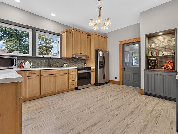 2nd image of 128 W 5th St