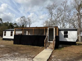 210 Chickadee Cir, Jesup, GA 31545