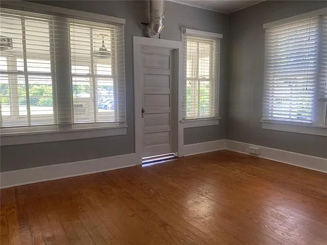 1109 S Holly St — Photo 18