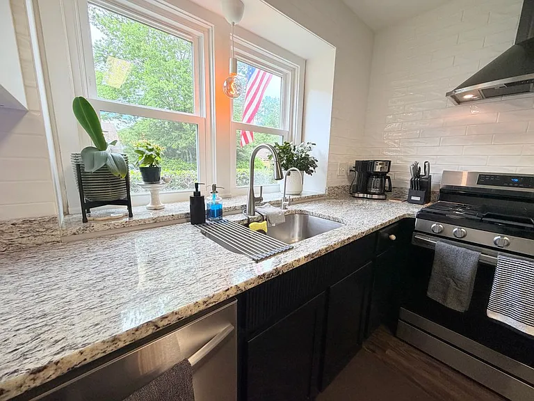 1145 Berkley Dr SE — Photo 17