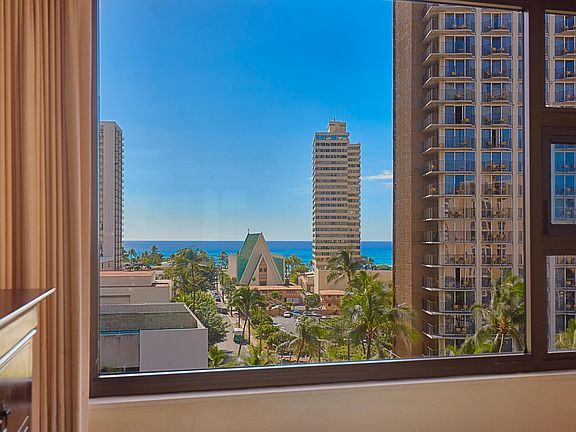 Ocean view from your bed!