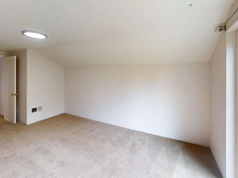 1554 SE Marion St — Photo 22