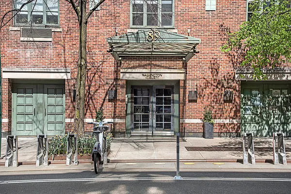 Rented by Corcoran | media 23