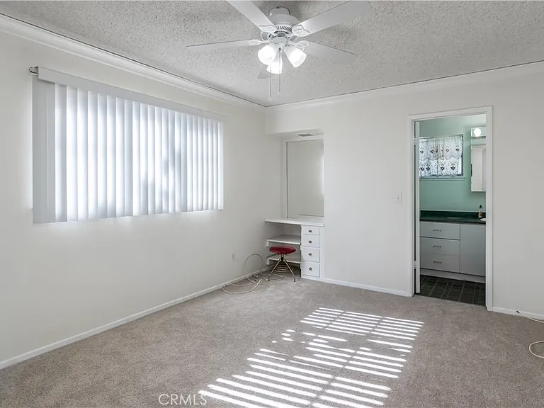 11543 Swinton Ave — Photo 17