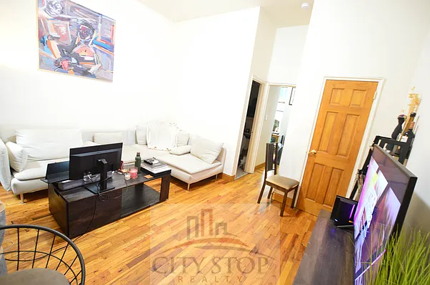 Rented by City Stop Realty | media 5