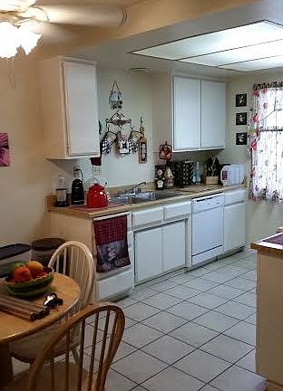 5th image of 500 N Bushnell Ave APT 3