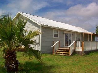 848 Deer Meadows Ln, Seadrift, TX 77983