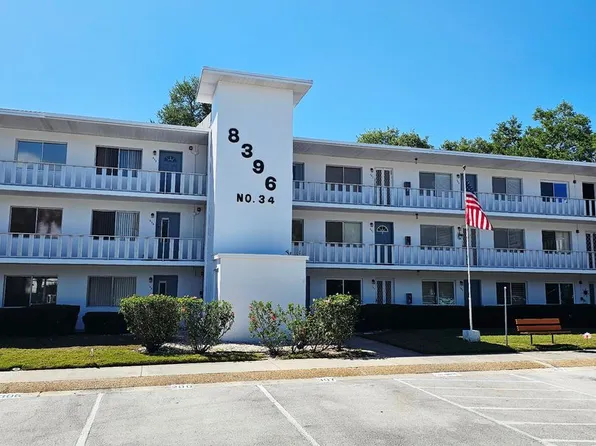 8396 111th St APT 301, Seminole, FL 33772