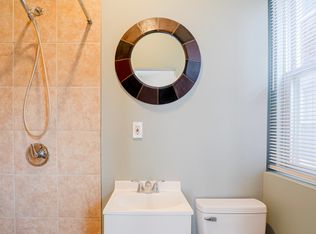 908 N 41st St #2R, Philadelphia, PA 19104