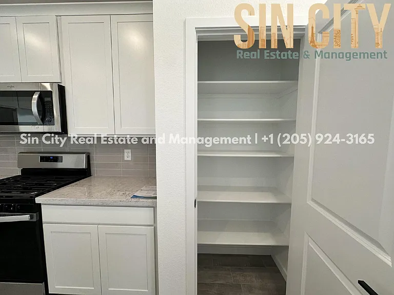 878 Benning St — Photo 18