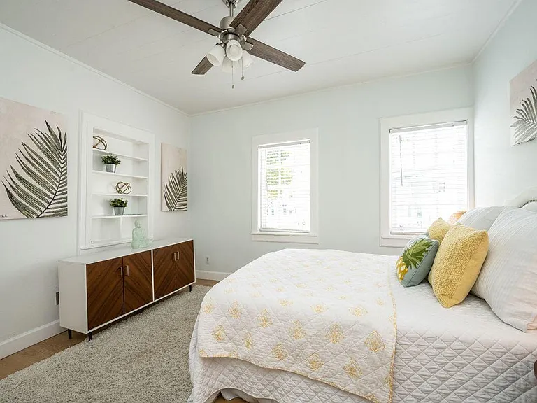 7 Thompson Ln — Photo 4