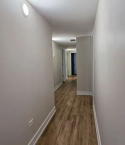2230 W Wilson Ave — Photo 10